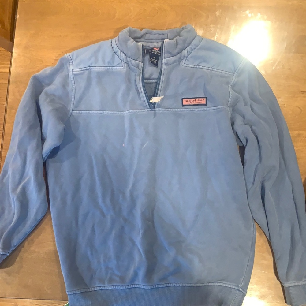 Vineyard vine light blue men’s sweatshirt